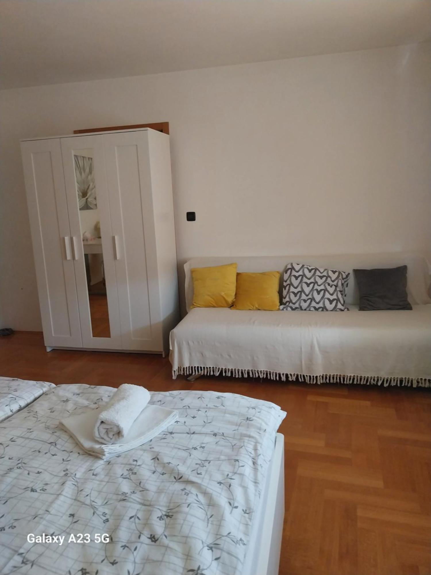 Apartman Bloom Osijek Exterior photo