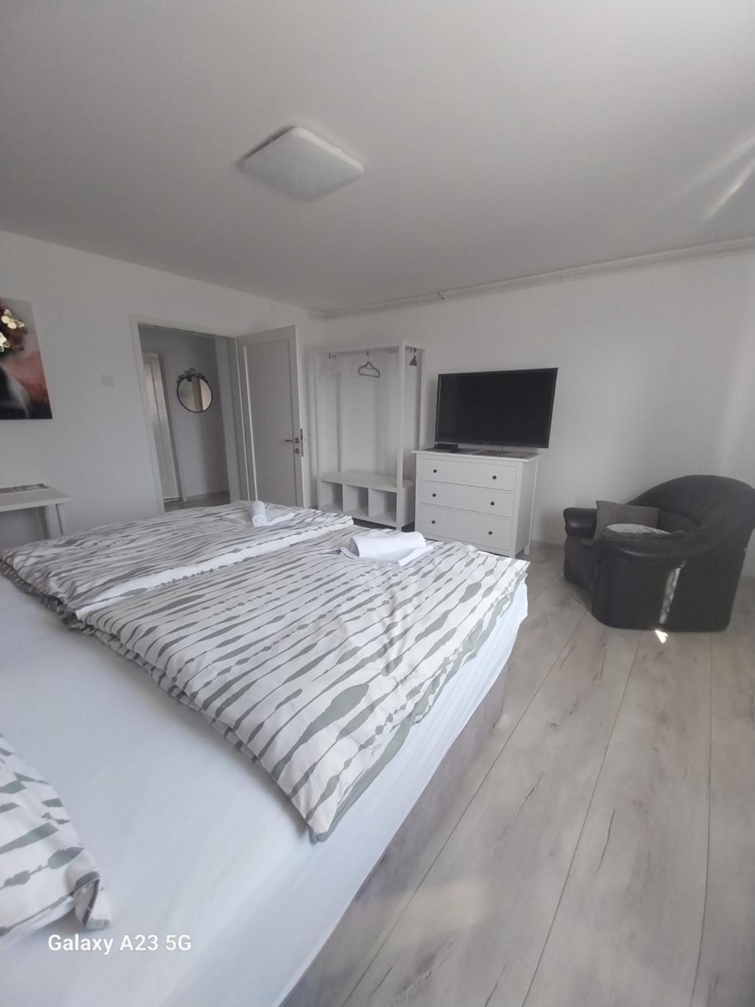 Apartman Bloom Osijek Exterior photo