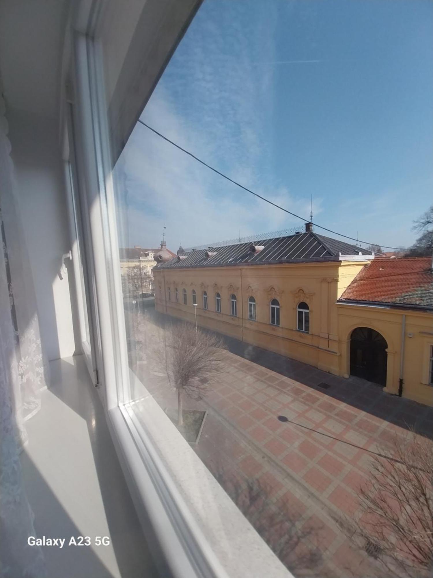 Apartman Bloom Osijek Exterior photo