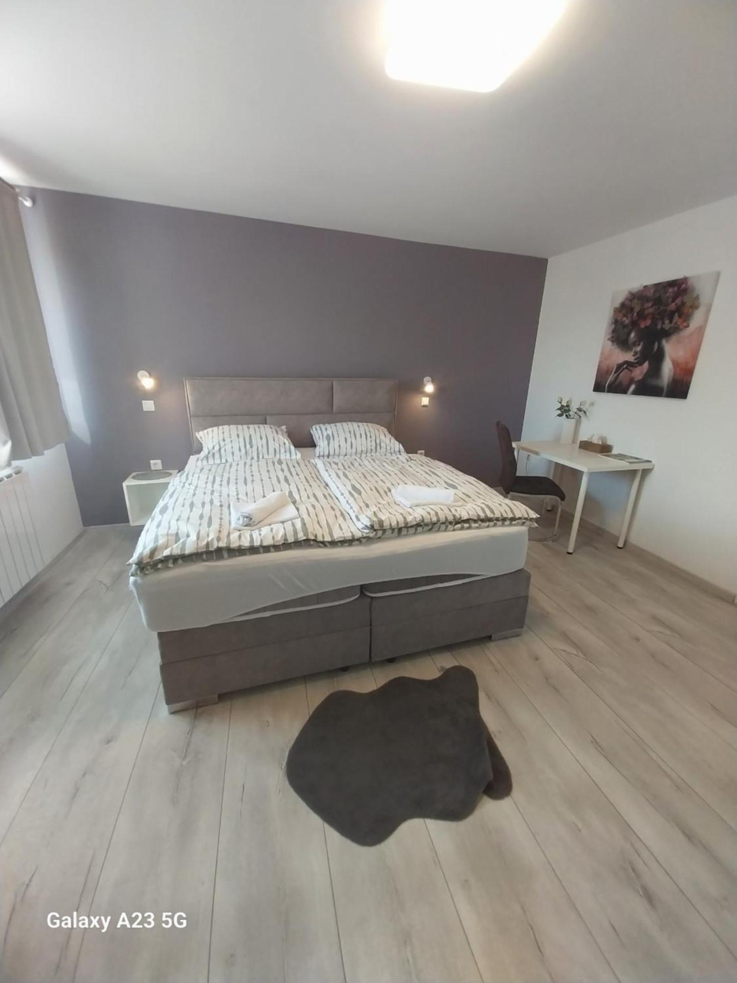 Apartman Bloom Osijek Exterior photo